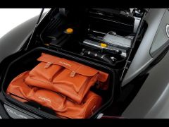 2007-Lotus-Europa-S-Luxury-Touring-Pack-Option-Trunk-Closeup