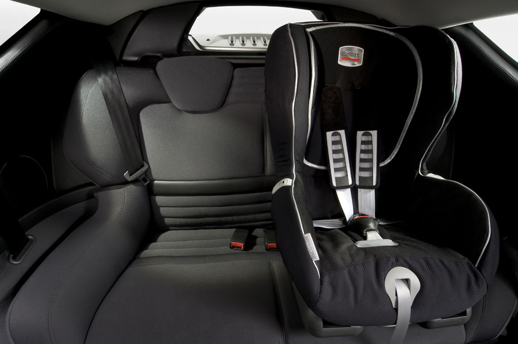 2-2-rear-seat-with-child-seat.jpg