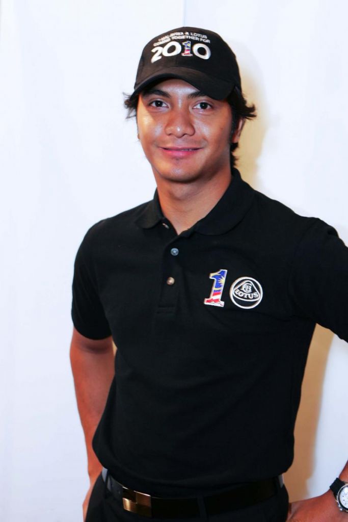 Second image of Fairuz Faury at the Lotus F1 Racing Driver A