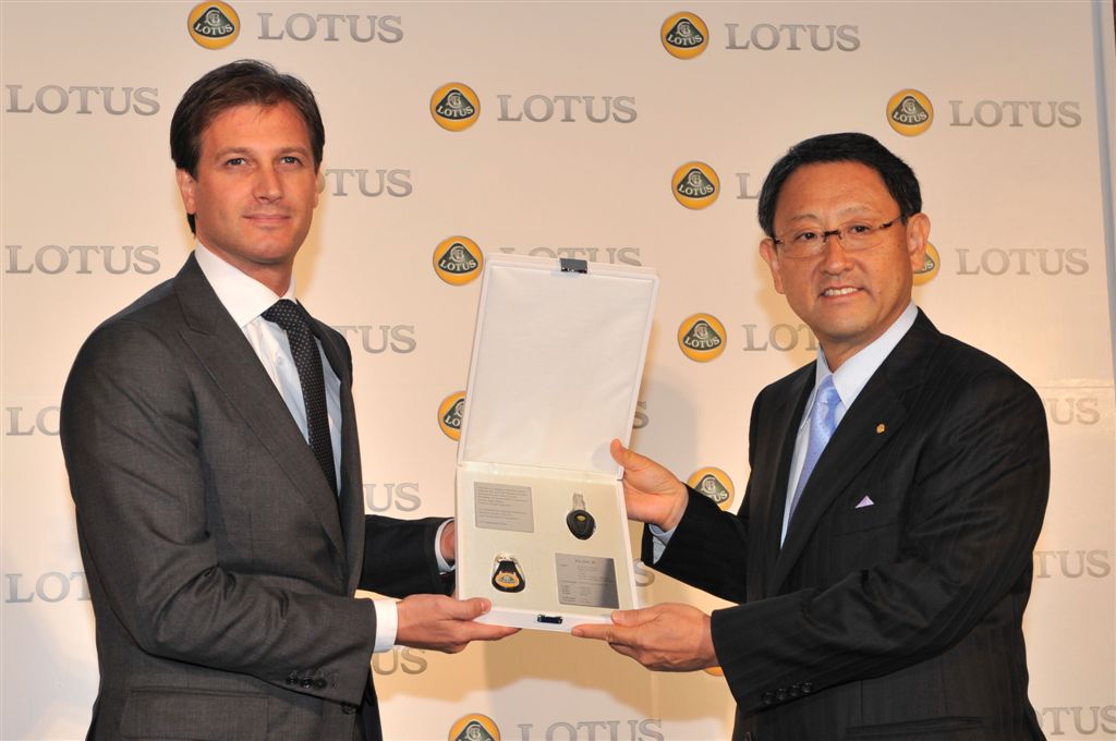 Dany_Bahar_presented_the_keys_to_the_Lotus_Elise_R_to_Akio_Toyoda_High_Res.jpg