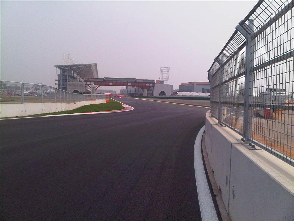 From T17 to T18 and onto main straight.jpg