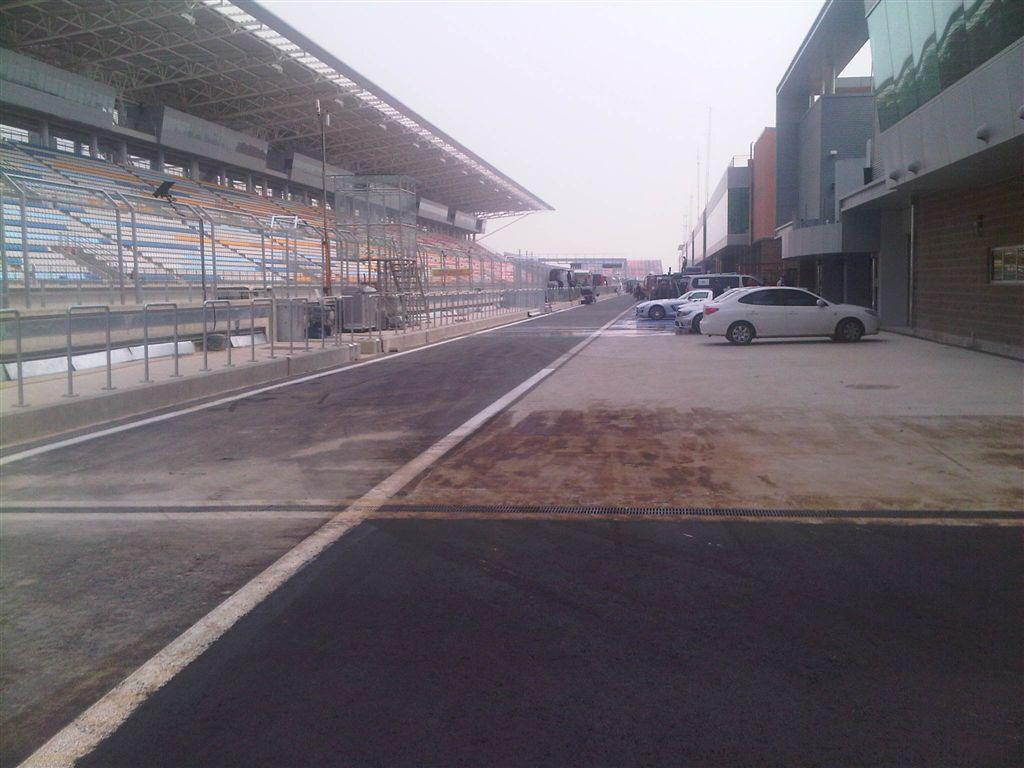 Korea pitlane 2.jpg