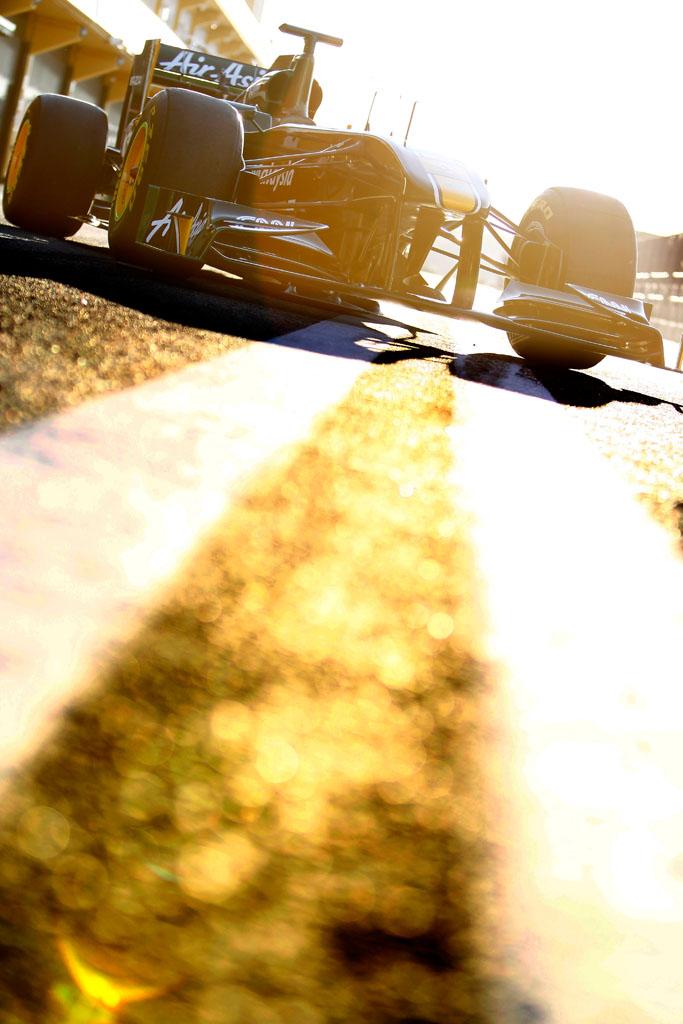 5425772184_031f063c8d Fantastic T128 angle_O.jpg