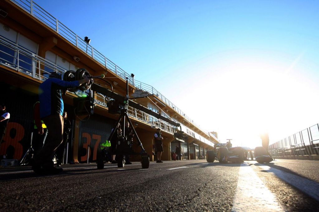 5425170929_e1d9eb2539 Valencias pitlane deserves to be filmed_O.jpg