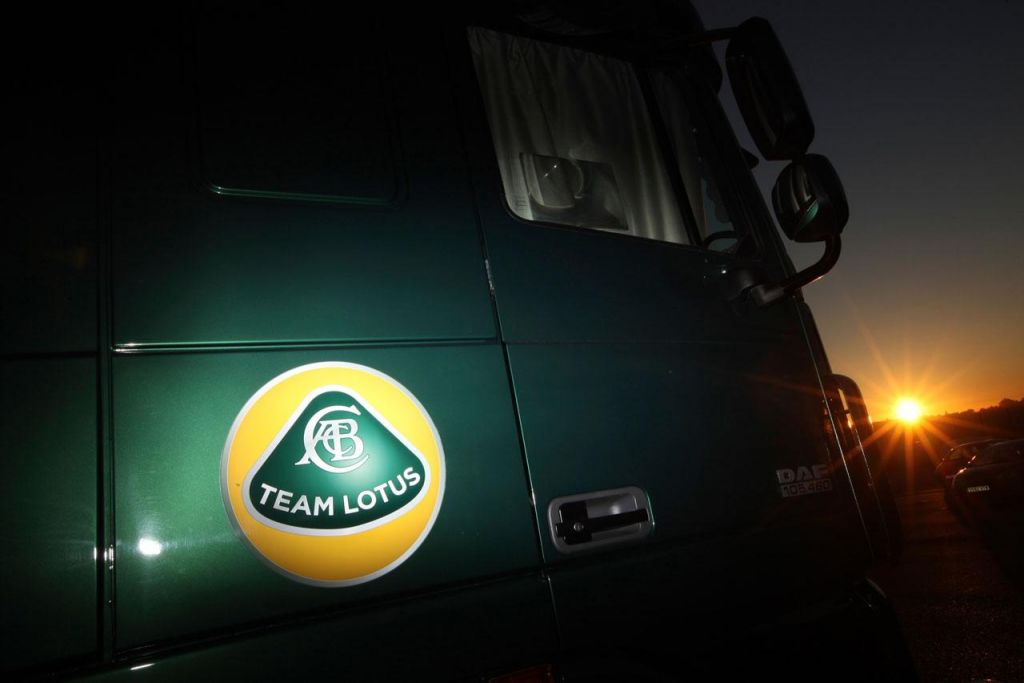 5425170359_ff19cfd996 Team Lotus truck as the Spanish sun goes down_O.jpg