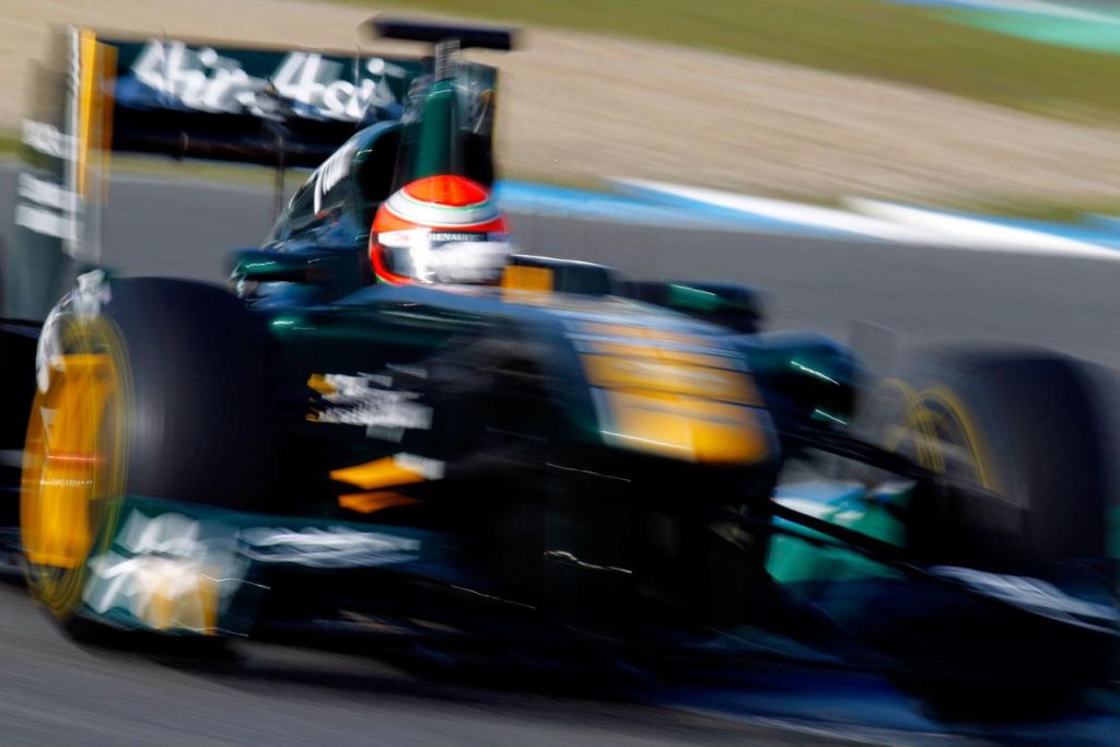 5433746042_3f0992d27e T128 - a blur of speed_O.jpg