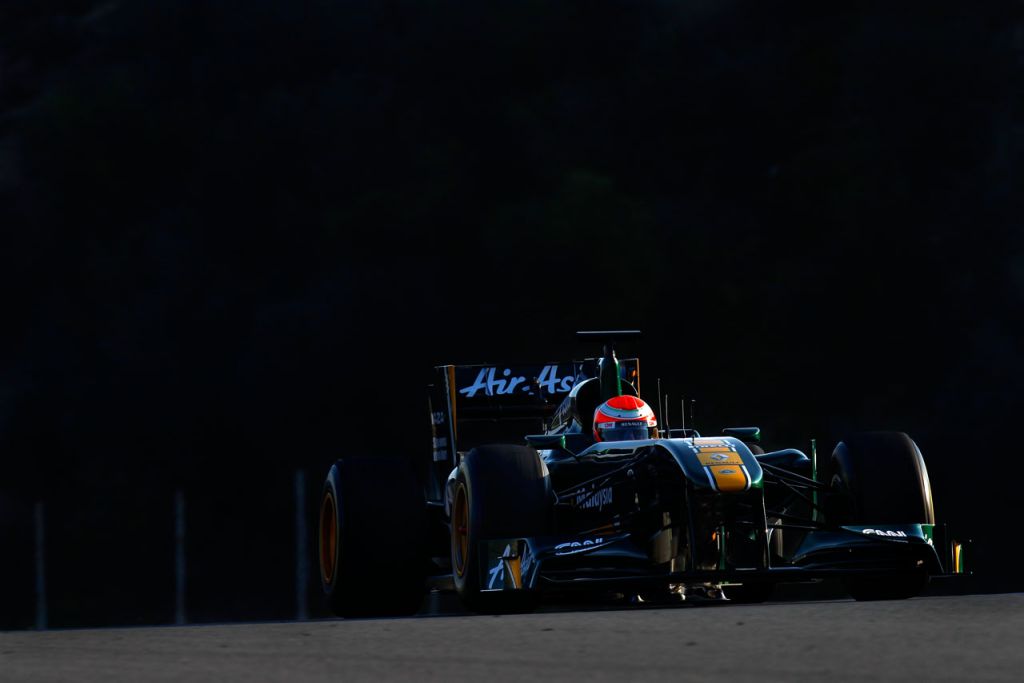 5440596543_54135da020 Jarno crests a rise in Jerez_O.jpg