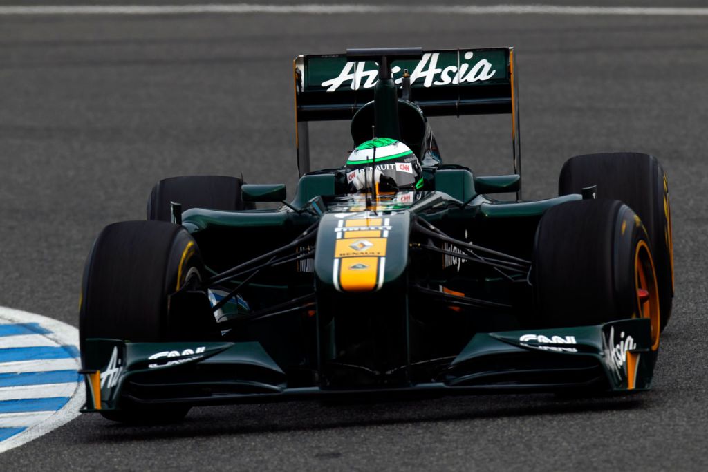 5441216203_acc0f97756 Heikki turns in during the afternoon session_O.jpg