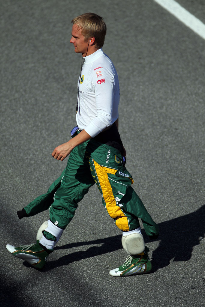 5440608307_193ef53bbb Kova heads back to the garage_O.jpg