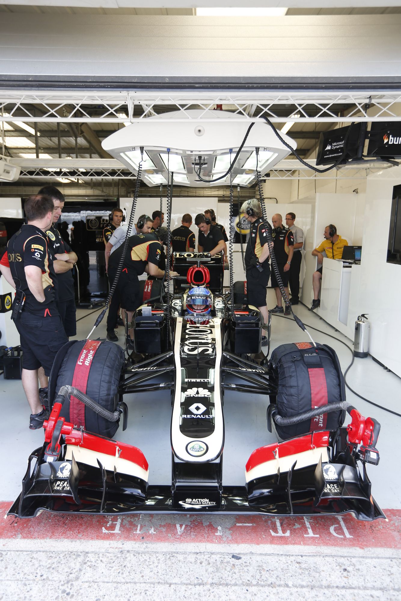 2013 F1 Young Driver Test - Day 1