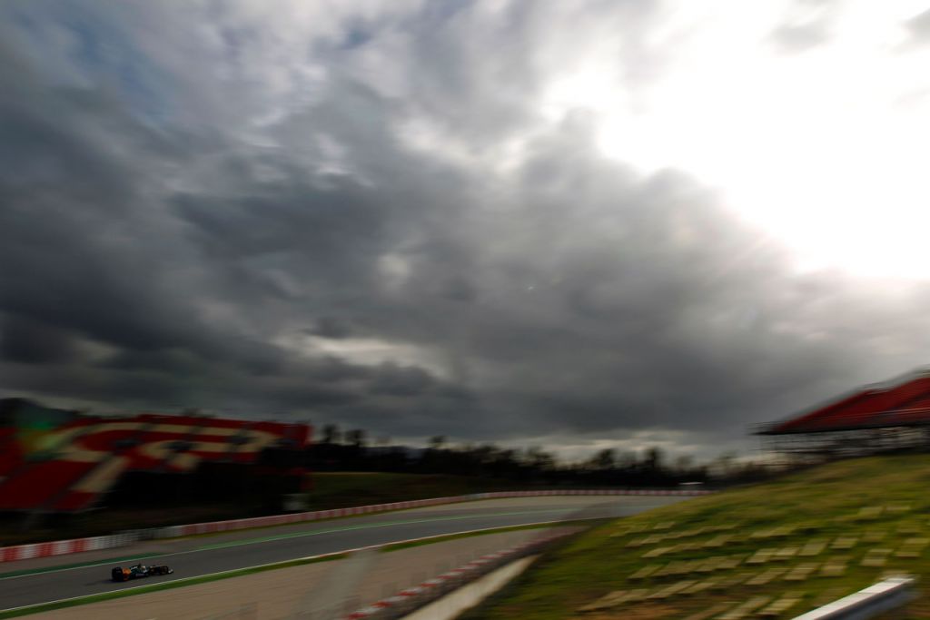 5512151462 8c0f6ef35a Storm clouds over Barcelona O