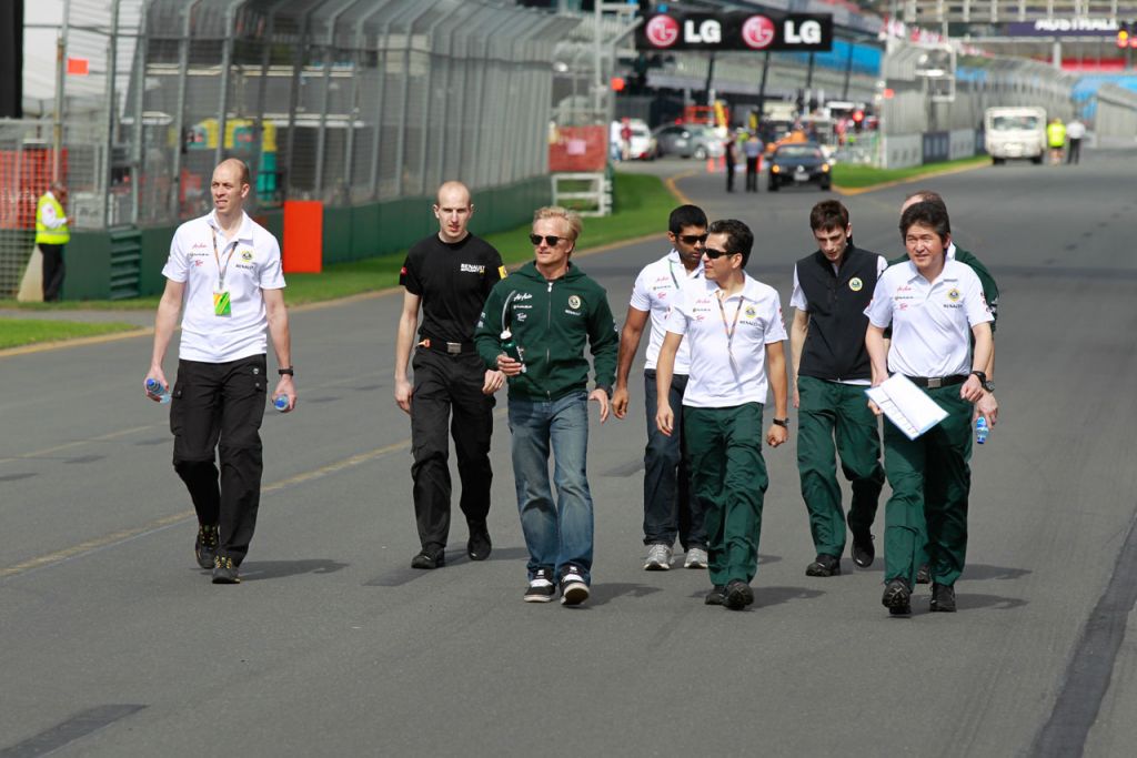 5557426070 eef2a76d84 Heikki On His track walk O