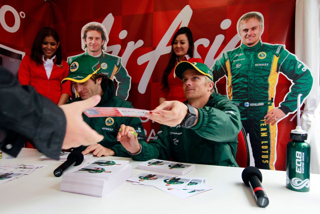 5556842537 1e6eea4ca0 Jarno And Heikki At A Fan event O