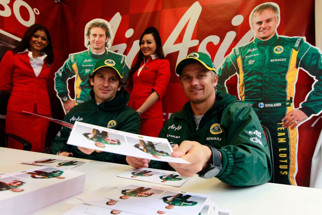 5556845883 065dc6f672 Jarno And Heikki At A Fan event O
