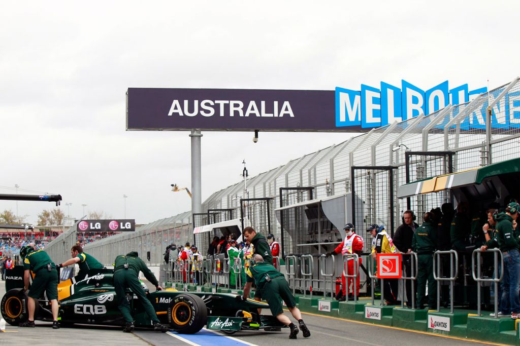 5557593683 eefb27e76f Melbourne pitlane O