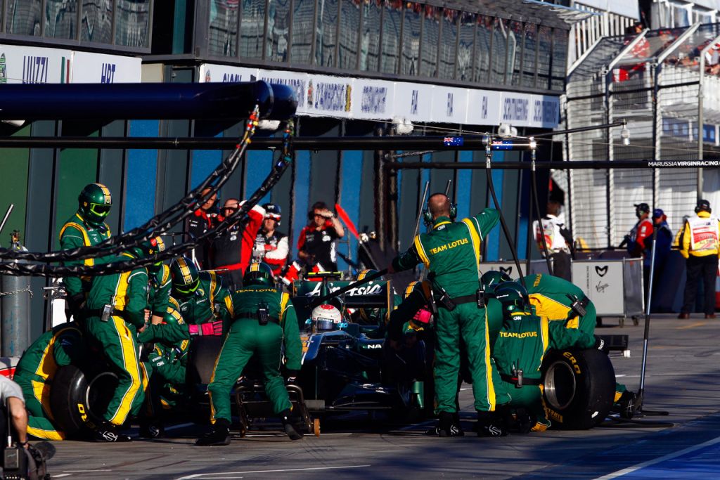 5571013499 7bbb9bca82 Team Lotus pitstop O