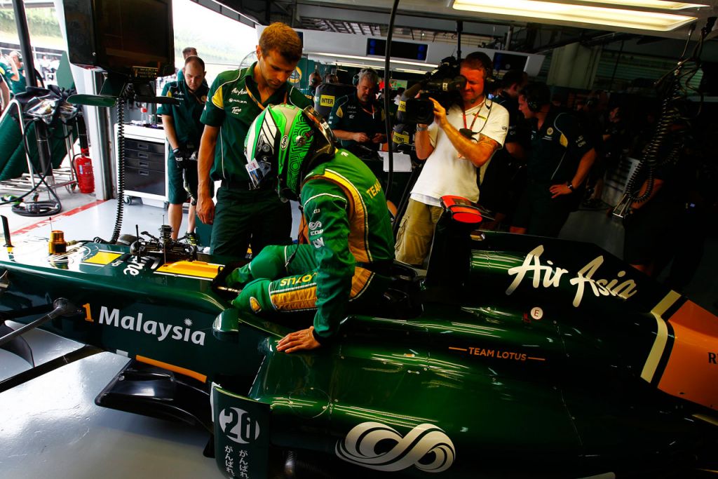 5604672275 76cd5944df Heikki steps into The Car O