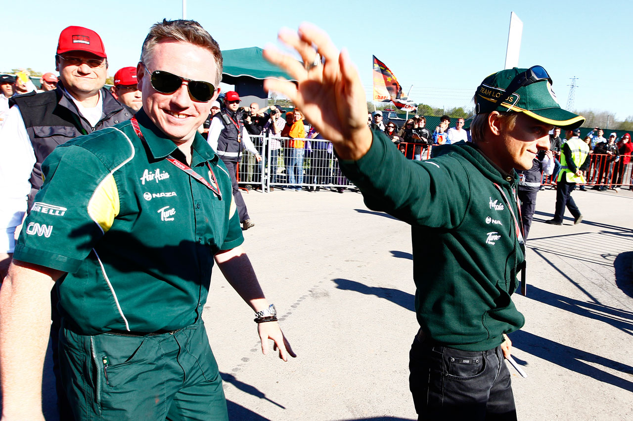 5696072751 f0138a3e91 Heikki Kovalainen At The autograph session O