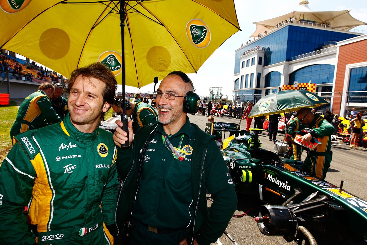 5699703914 62e6e1e954 Jarno Trulli And His physio Mauro On The grid O