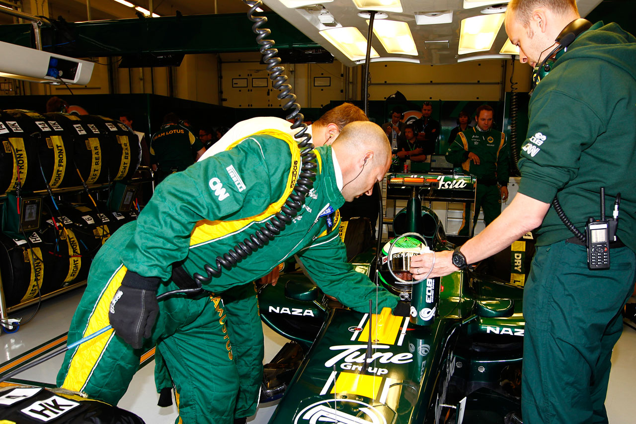 5699126251 7dae5b186d Heikki Kovalainen getting ready O