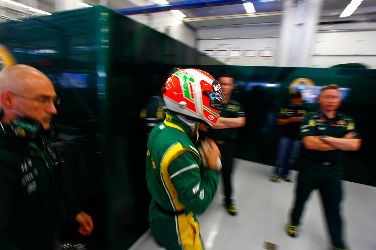 5696325258 db4e108902 Jarno In The garage during qualifying O