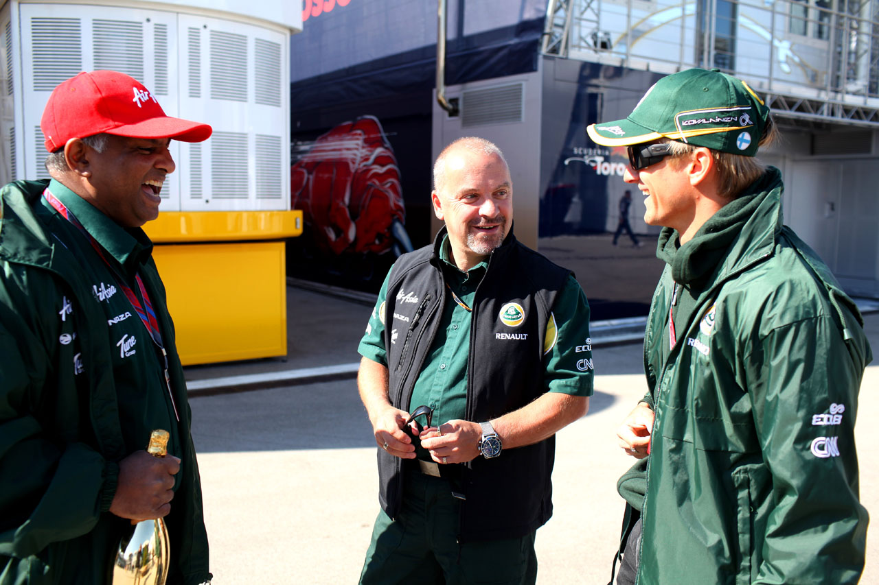 5695429431 fabcdb80eb Tony Fernandes  Mike Gascoyne And Heikki Kovalainen O