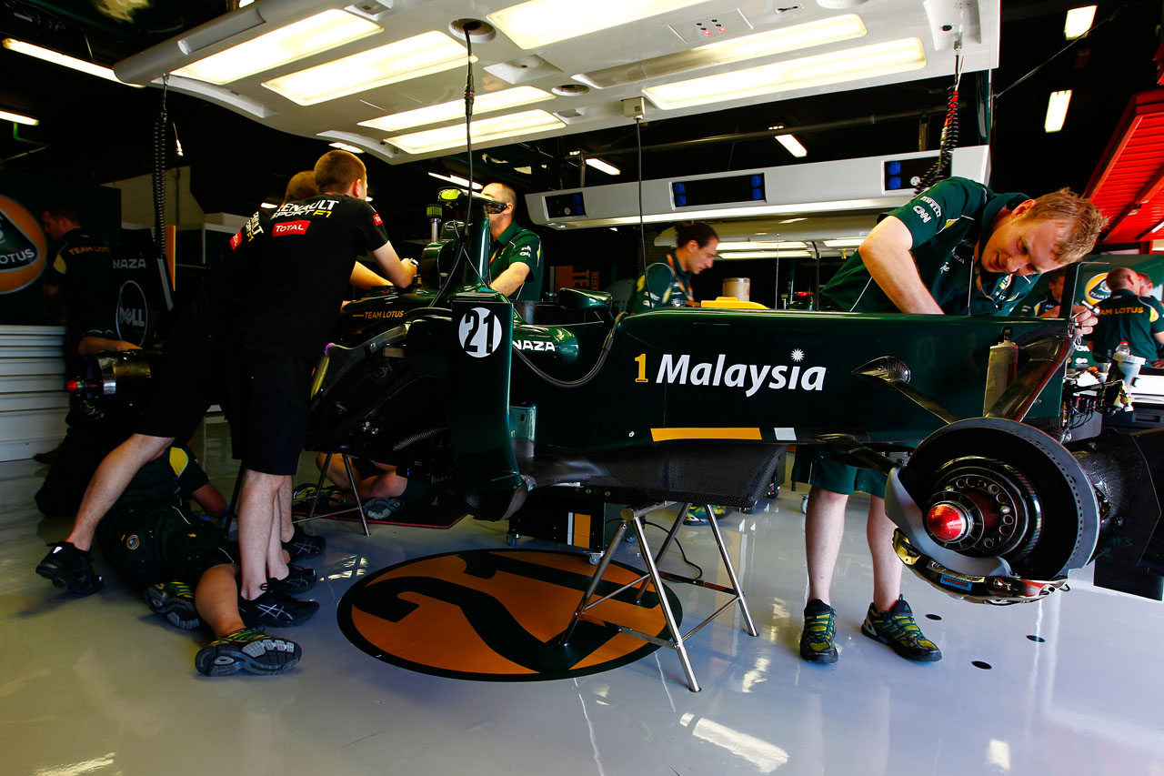 5736945822 7536997be9 Thursday In The Team Lotus garage O