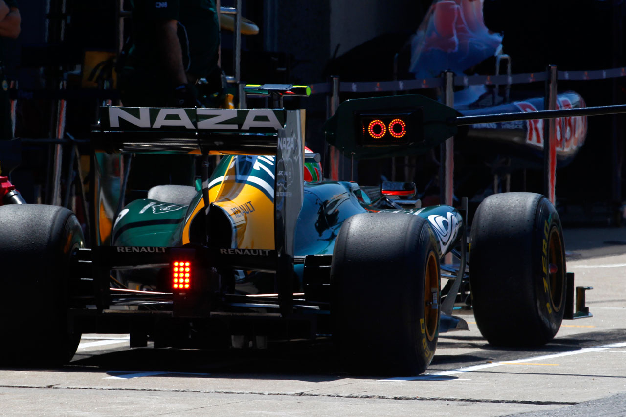 5819448462 4d94e87d9d Jarno Trulli In The pits during FP1 O