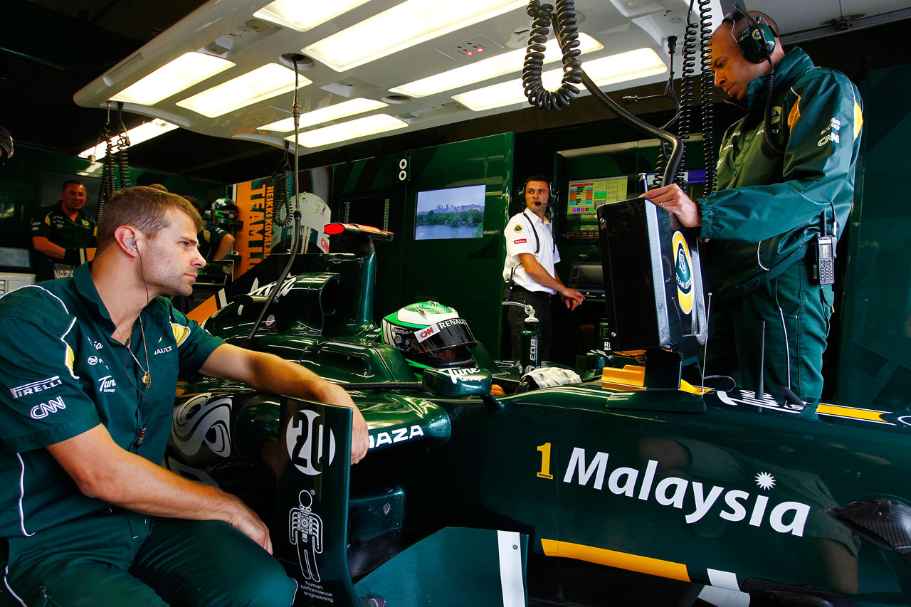 5822647270 1cbd60b8ca Heikki In The garage during qualifying O