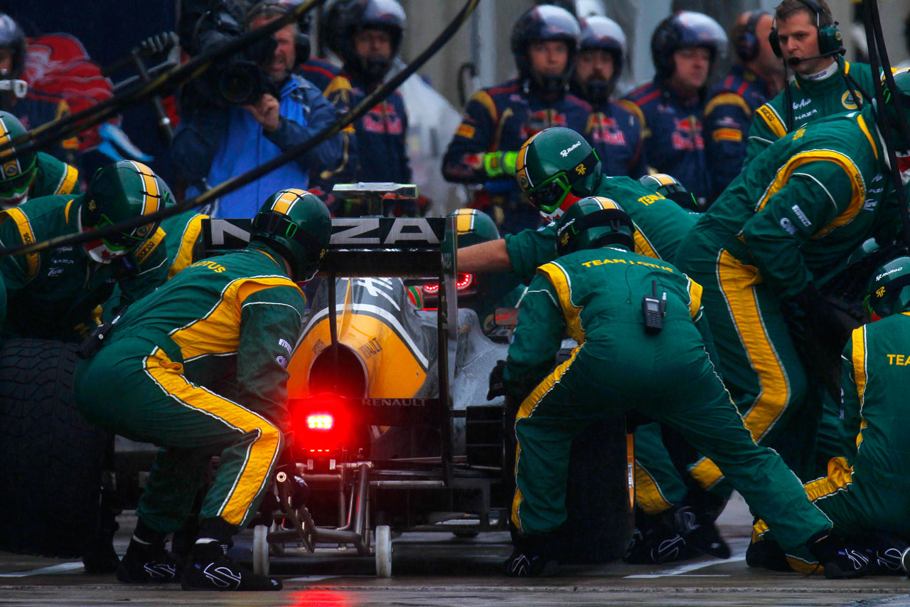 5831664651 9501e1b4e4 Jarno Trulli In The pits during The race O