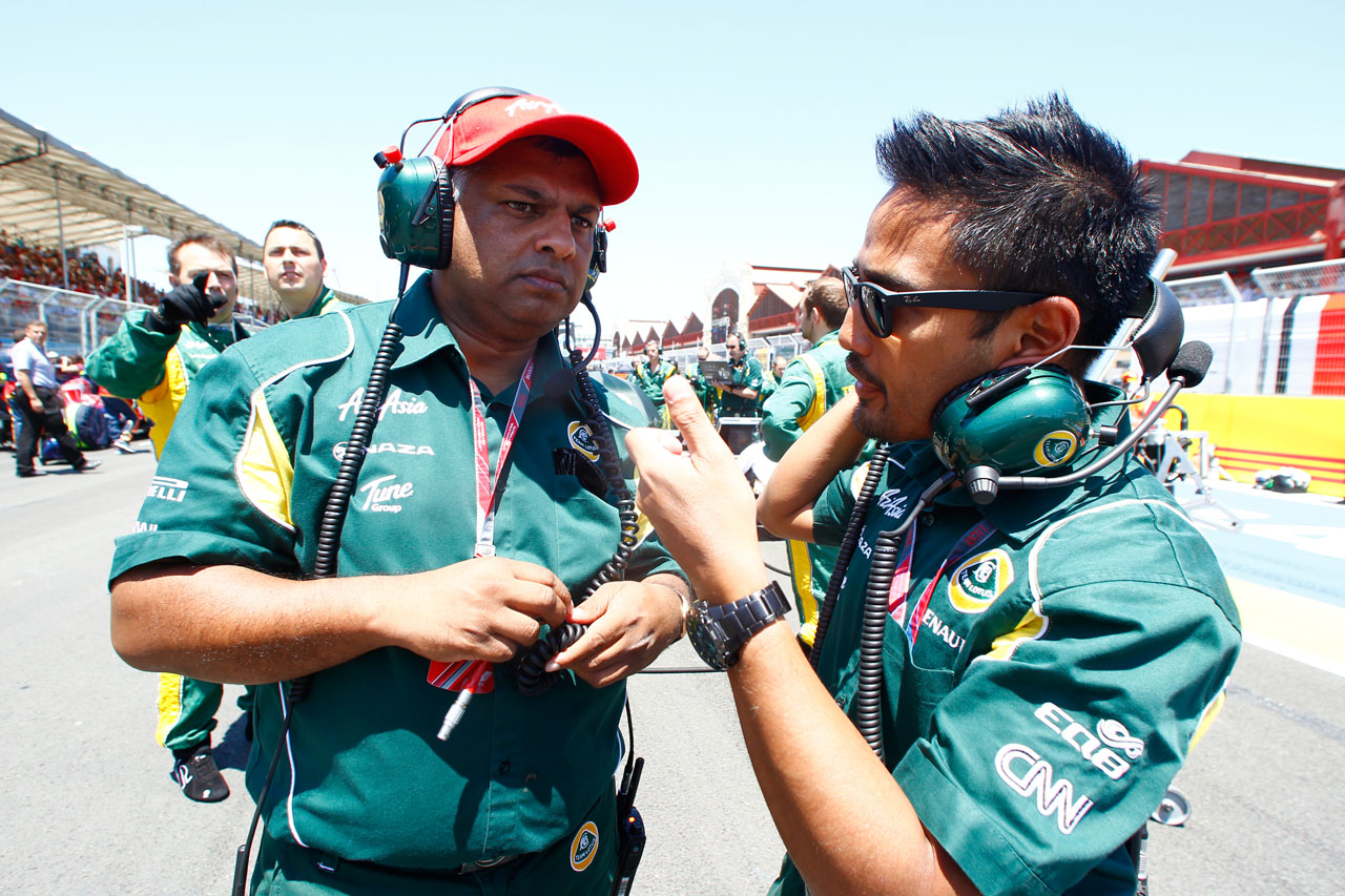 5873679442 32754dcf81 Tony Fernandes And Riad Asmat On The grid O