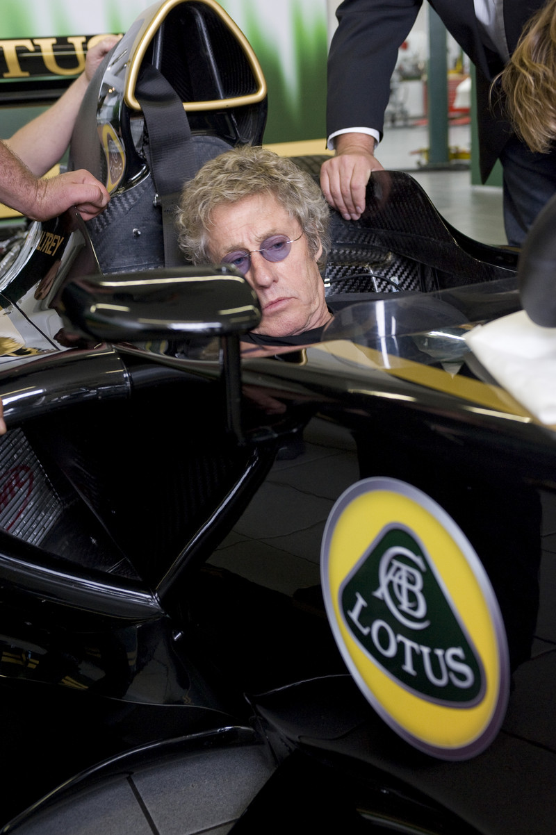 Roger Daltrey Lotus Visit 23 07 11 31.800x 1