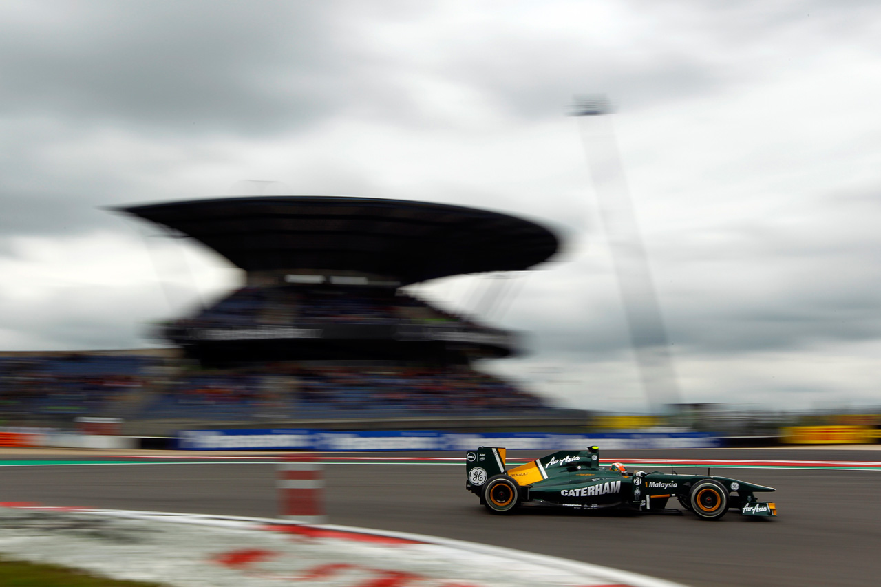 5963879836 3025054f25 Karun Chandhok On track during FP1 O