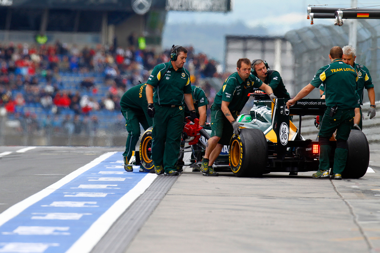 5963854217 642a771266 Karun Chandhok In The Pit lane during FP2 O