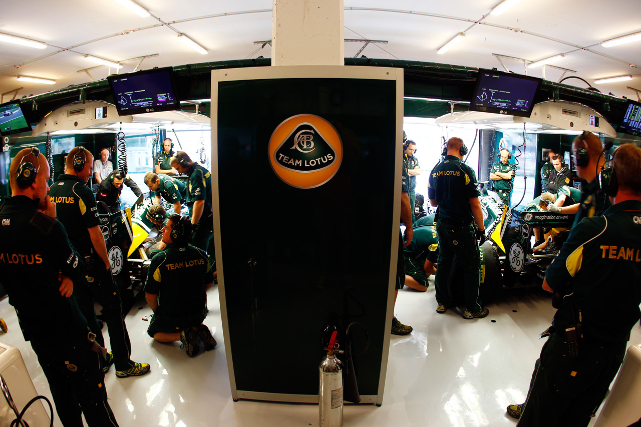 5987017137 e4d5af78df In The garage during FP1 O