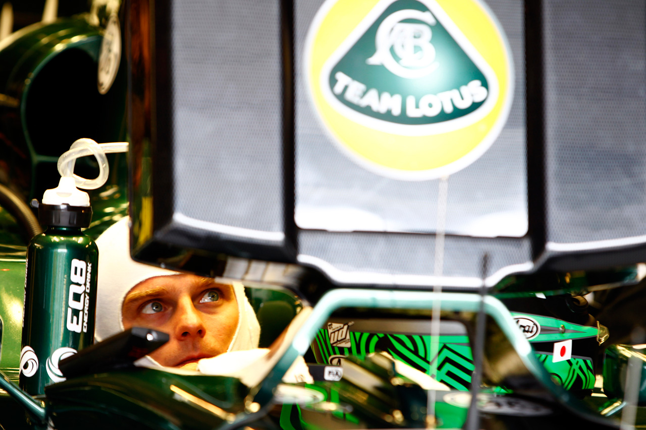 5988408708 992998d506 Heikki Kovalainen In The garage during FP2 O