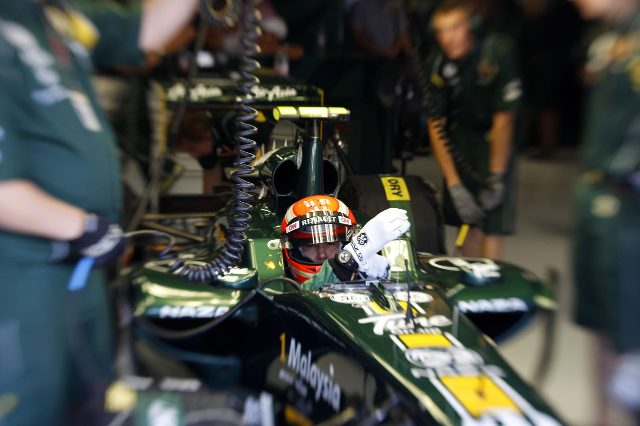 6130499186 a9999372b8 Jarno Trulli In The garage during FP2 O