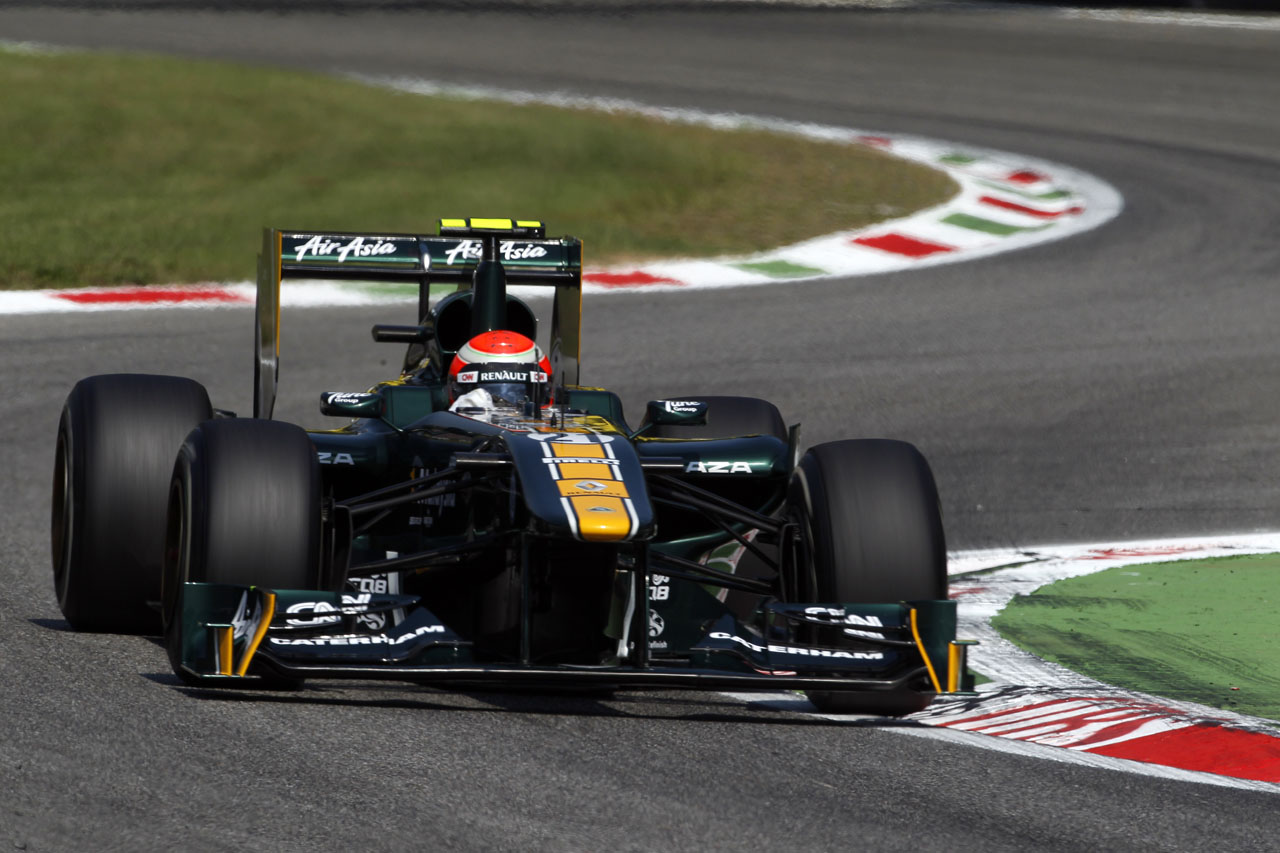 6129949237 9ef646e27f Jarno Trulli On track during FP2 O