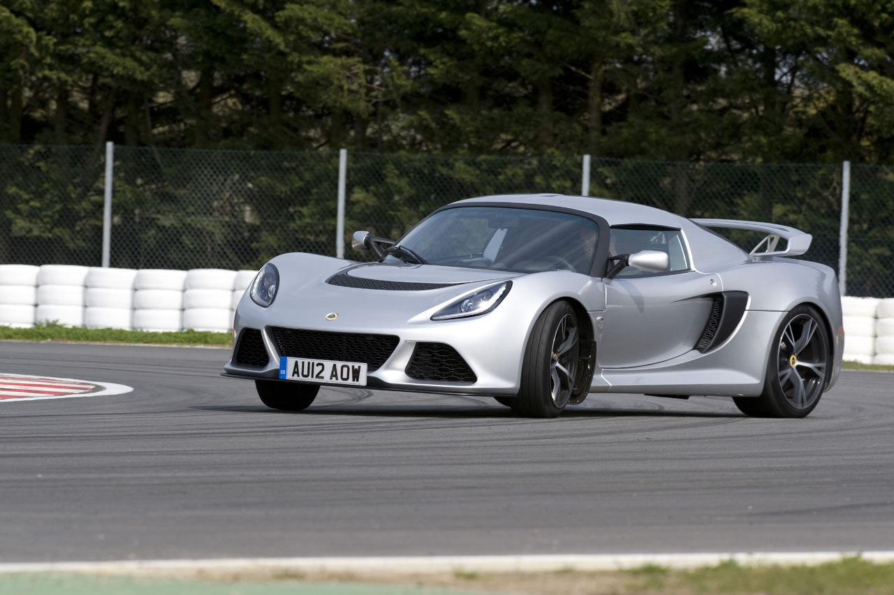 Exige 004