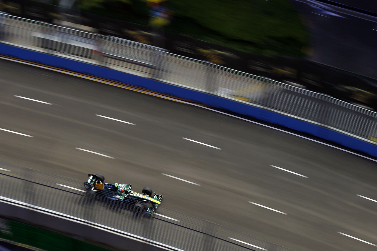 6175249054 5cf8baec8d Jarno Trulli On track during FP1 O