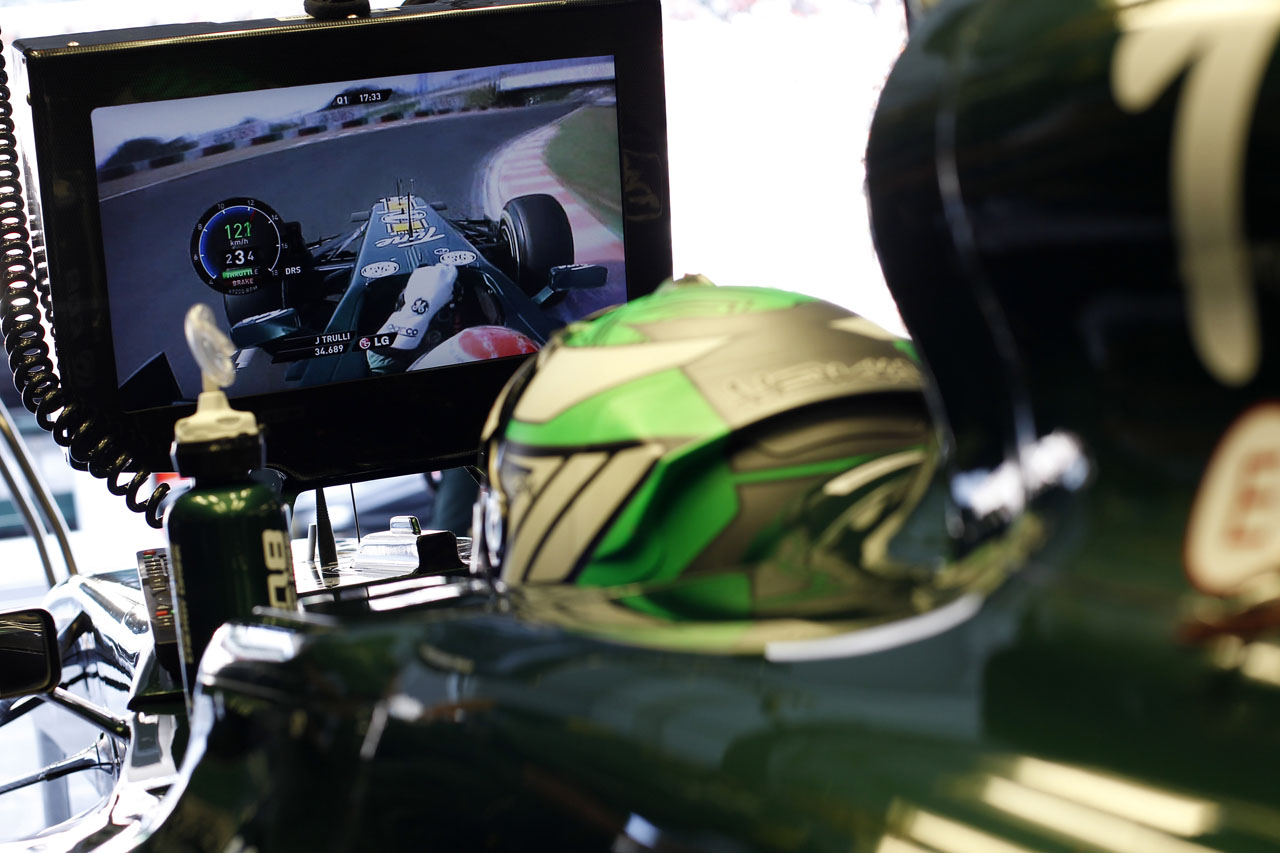 6221966127 0055ebf07e Heikki watches His team mate In qualifying O