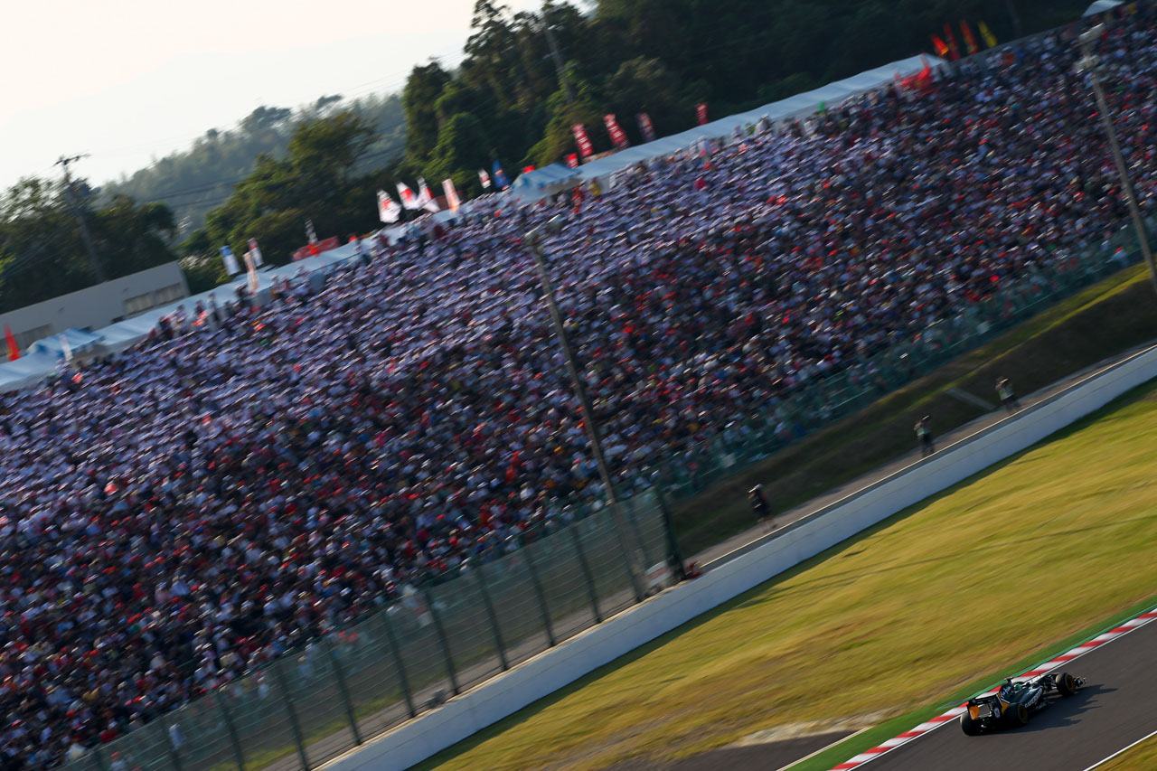 6225784589 4427820f72 Suzuka GP crowds O