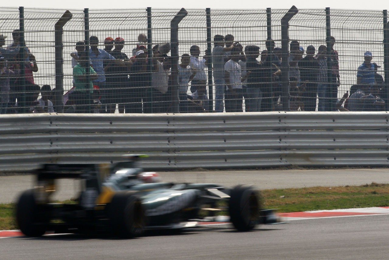 6290777911 b7f25e0b7a Indian fans watch Jarno On track O