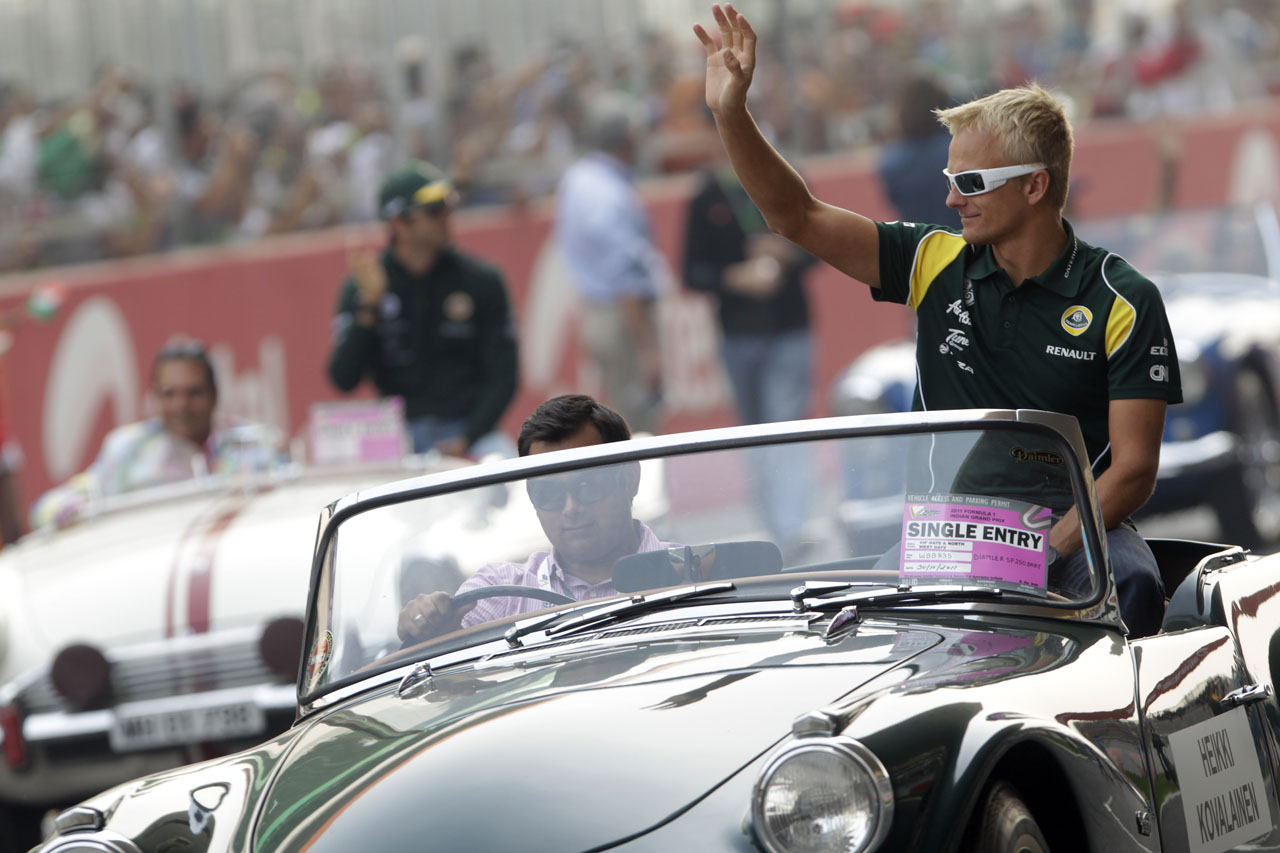6294175665 f93d82a066 Heikki In The drivers parade O