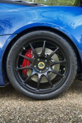 Lotus Exige Cup 380 rear wheel (8).jpg