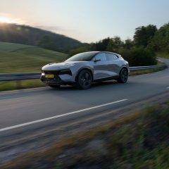 LOTUS_ELETRE-S_KAIMU-GREY_DYNAMIC_1_1x1.jpg