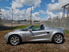 Lotus Elise S1 111s(2).JPG