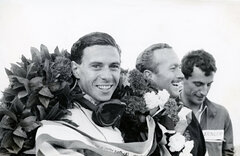 Jim-Clark-celebrates-his-triumph-with-the-Lotus-Type-38.jpg