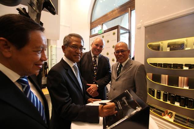 More information about "Lotus Cars Unveils New Sports Car At Opening Of Flagship Store"