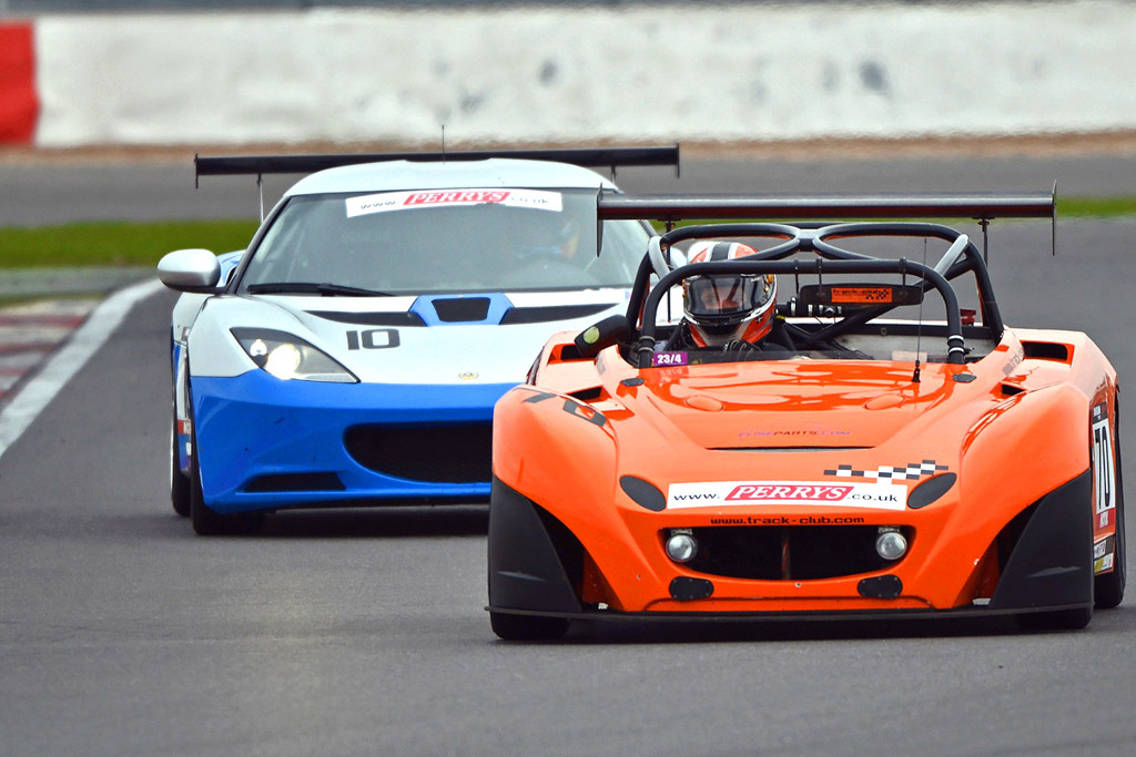 More information about "Bentley's V6-Powered Lotus Evora Denies Jewell’S Crown At Silverst"